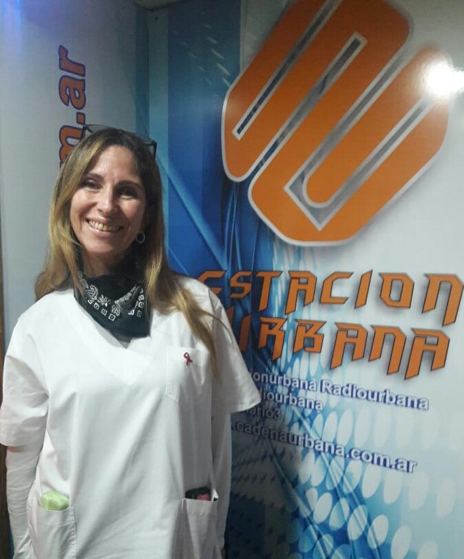 Silvina Cisneros (Secretaria de Salud)&ldquo;De los casos confirmados ayer son por contacto con una profesional de la salud y por el caso del repartidor, todos los casos son de contactos estrechos  familiares o amigos&rdquo;