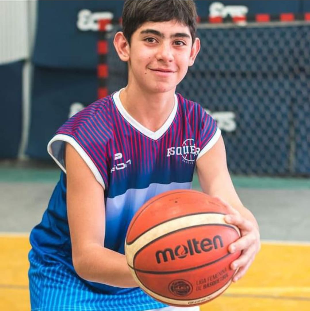 JUANCITO EST&Aacute; FELIZ PORQUE VOLVER&Aacute; A JUGAR AL B&Aacute;SQUET