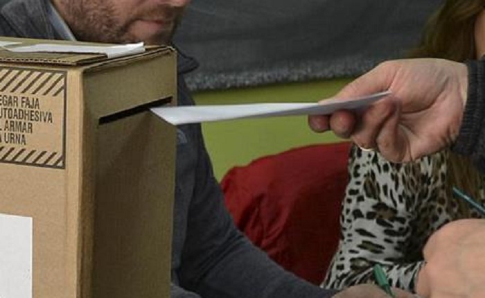 ELECCIONES EN BARRIO AERON�UTICO: PROPUESTAS DE SUS 2 CANDIDATOS 