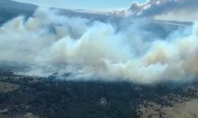 Bomberos de R&iacute;o Tercero colaboran en el incendio de Villa General Belgrano