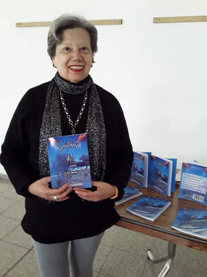 NORMA PEREYRA PRESENT&Oacute; SU PRIMER LIBRO Y FUE DISTINGUIDA POR EL CONCEJO DELIBERANTE