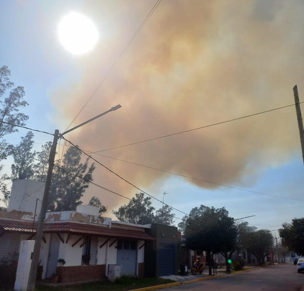INCENDIO DE PASTIZALES EN B&deg; CERINO Y PREDIO DE F&Aacute;BRICA MILITAR 