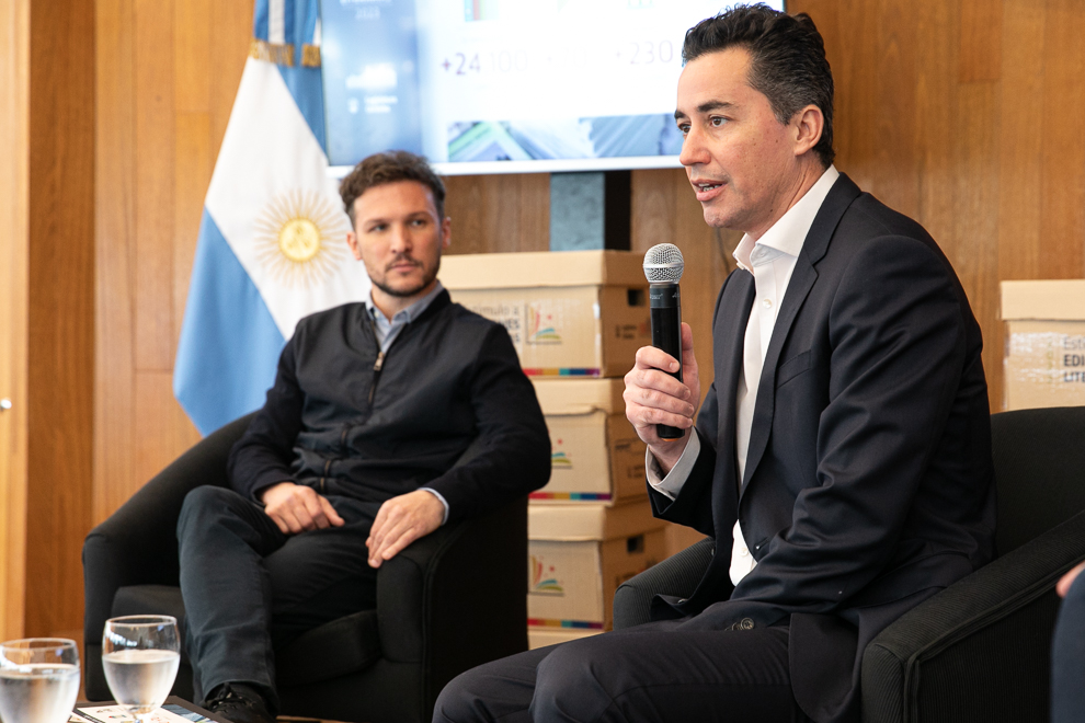 La Legislatura entreg&oacute; m&aacute;s de 24 mil libros a bibliotecas e instituciones de toda la provincia