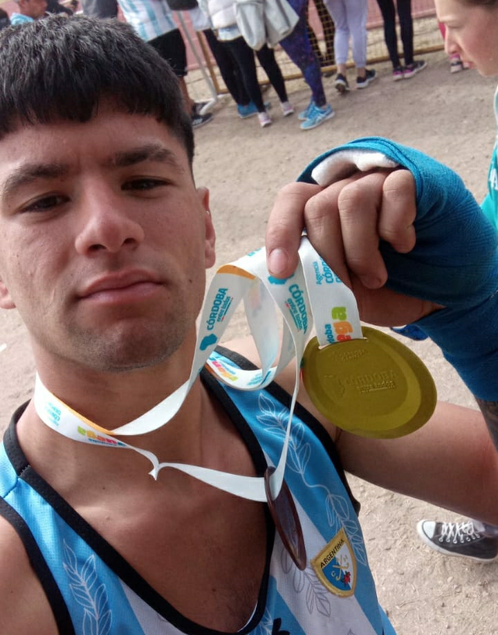 ALUMNO DEL IPEM 288 OBTUVO EL PRIMER LUGAR EN LANZAMIENTO DE BALA EN LOS JUEGOS CORDOBESES