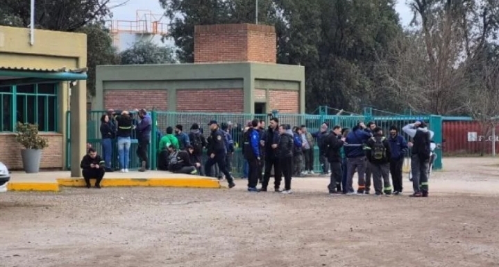 Petroquímica formalizó los despidos y restringió el ingreso de los operarios  