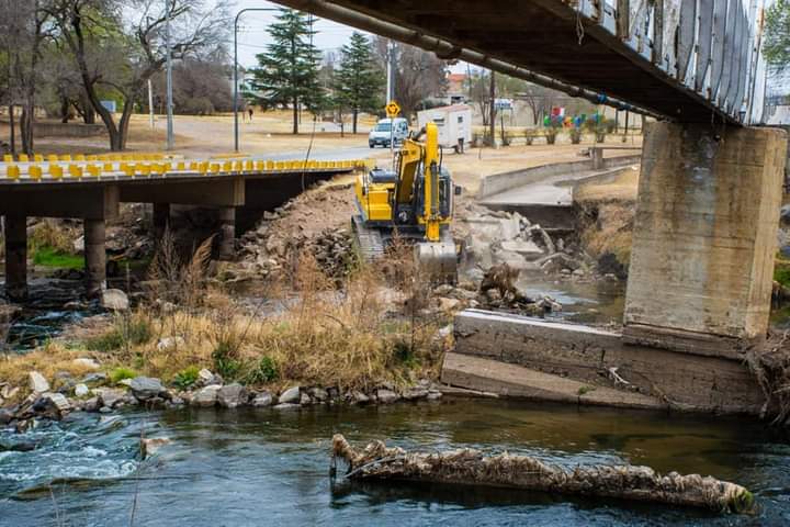 Leonel Messi  (Secretario de Obras P&uacute;blicas):"estamos acomodando el cauce del rio, y estamos realizando 3 playas donde no hay mucho arbolado&rdquo;