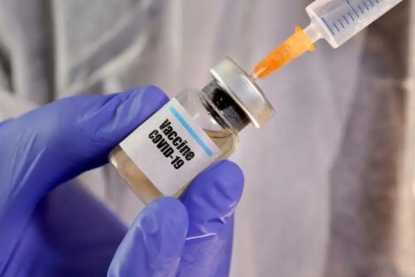 Qu&eacute; es la mielitis transversa, la enfermedad por la cual se frenaron las pruebas de la vacuna de Oxford contra la COVID-19