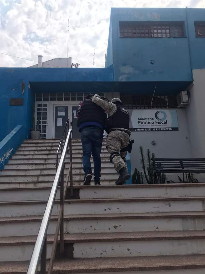 DENUNCIAS AN&Oacute;NIMAS LOGRARON EL CIERRE DE UN KIOSCO DE DROGAS EN SANTA ROSA DE CALAMUCHITA. DOS DETENIDOS