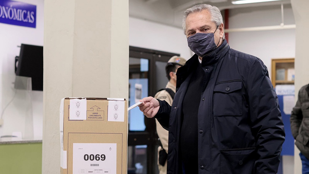 Alberto Fern&aacute;ndez *Cuando se vota se hace m&aacute;s fuerte la democracia*