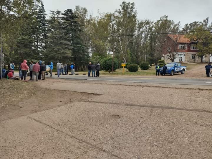 EMBALSE: TRABAJADORES ASOCIADOS A UOCRA REGRESARON A SU PUESTO DE TRABAJO 