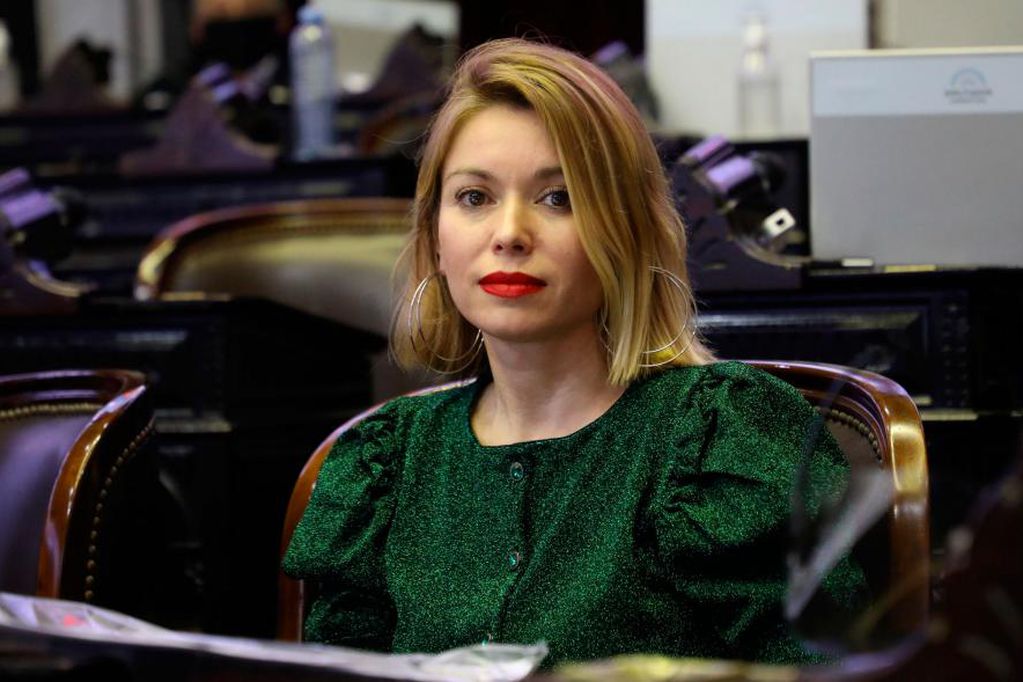 GABRIELA EST&Eacute;VEZ: LO QUE PAS&Oacute; AYER NOS DESPIERTA UN TEMOR MUY GRANDE A TODOS LOS QUE DEFENDEMOS LA DEMOCRACIA