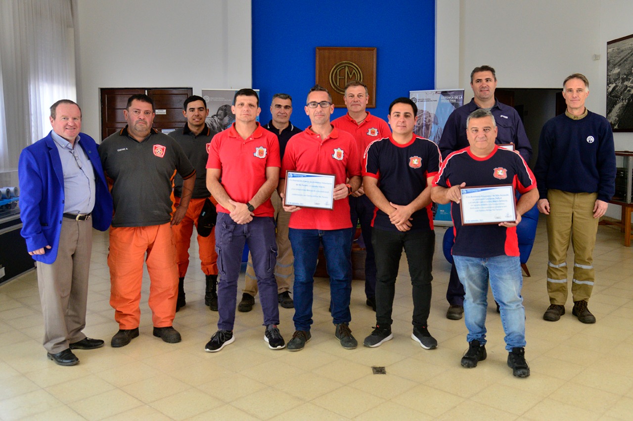 Fabrica Militar realiz&oacute; un acto homenaje a cuerpos de bomberos voluntarios y brigadistas.