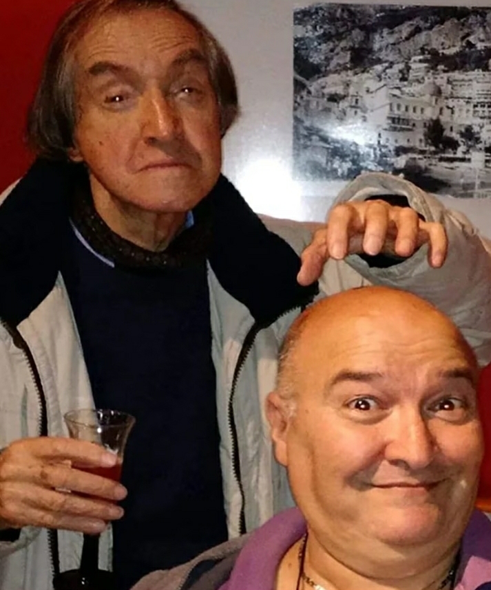 NOTICIAS + IVA : LARRY DE CLAY RECUERDA A CARLITOS BAL&Aacute;