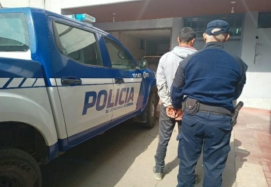 Parte policial: Vendedor ambulante fue detendio por causar disturbios 