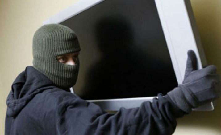 Robo de TV LED en B° Monte Grande y recupero.
