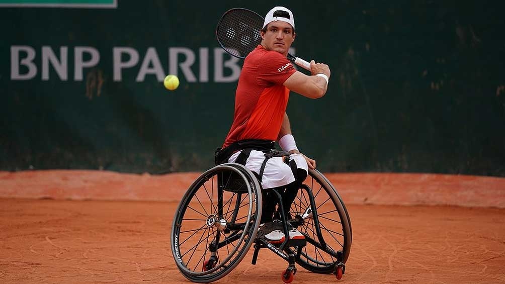 Gustavo Fern&aacute;ndez pas&oacute; a semifinales del torneo en silla de ruedas de Roland Garros