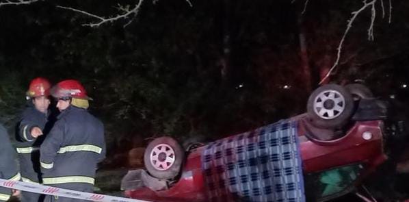 HERNANDO: VOLC&Oacute; UN VEH&Iacute;CULO A METROS DEL INGRESO A LA CIUDAD Y FALLECI&Oacute; SU CONDUCTOR