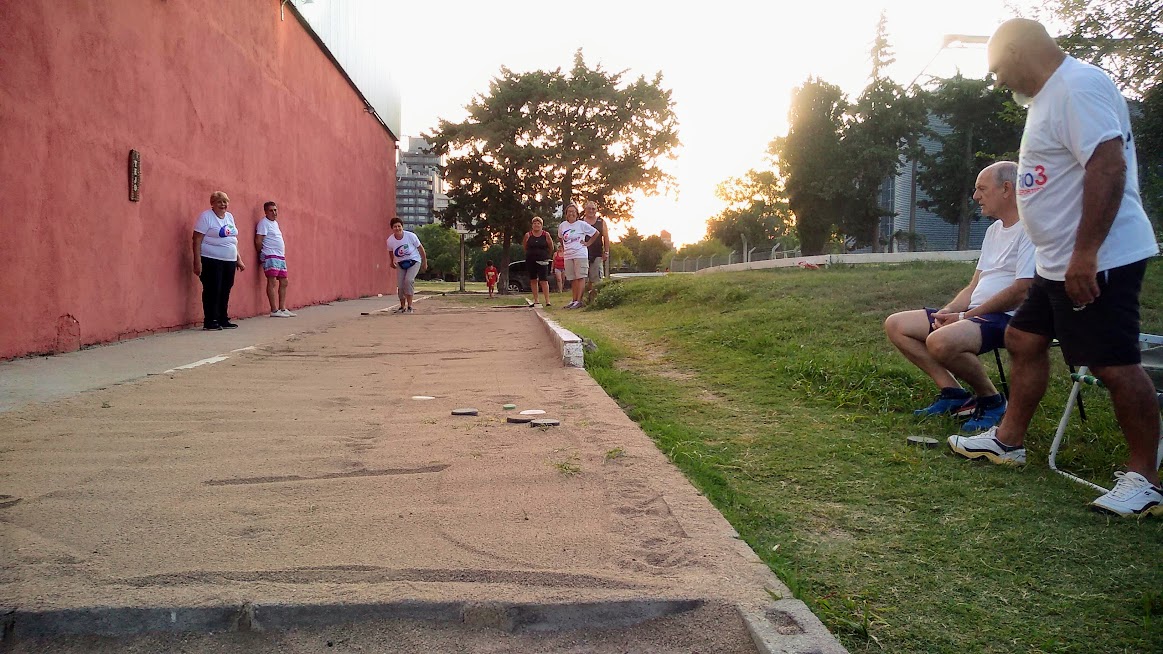 CONVIERTEN LA CANCHA DE BOCHAS EN CANCHA DE TEJO