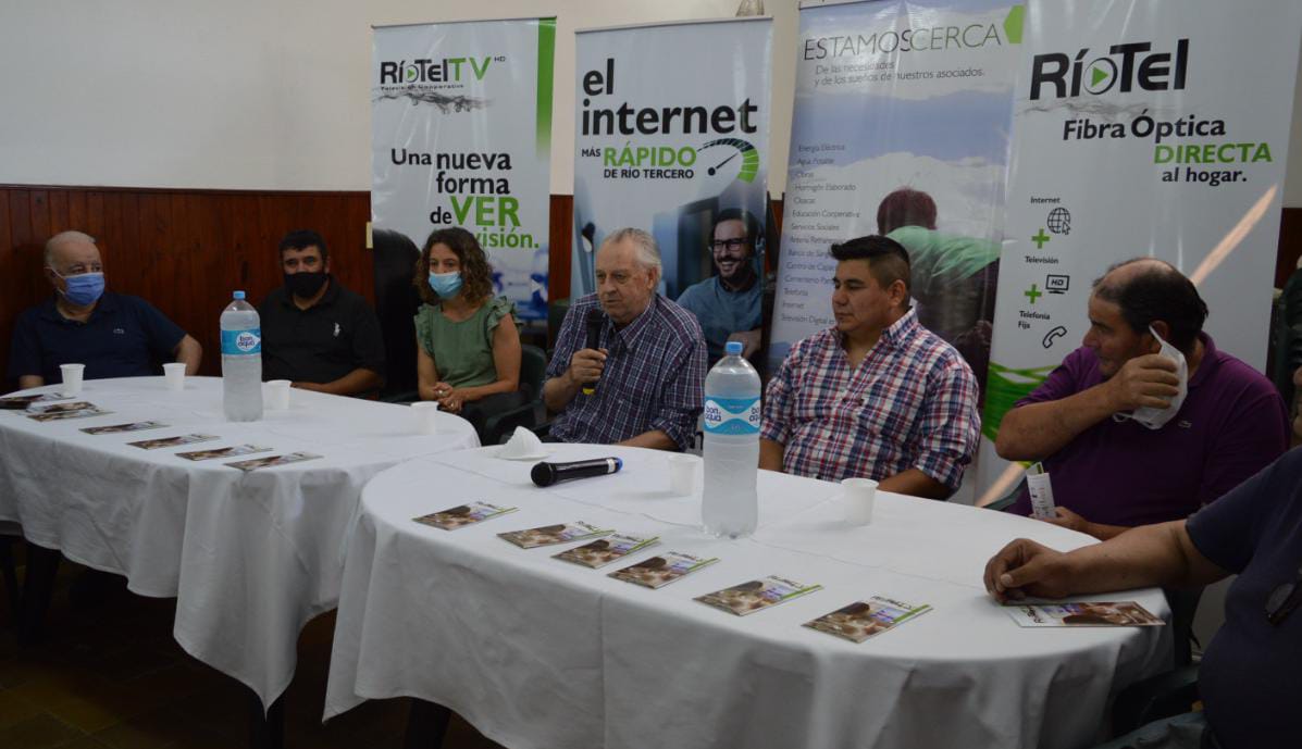 Fibra &Oacute;ptica en los Barrios Magnasco, Los Algarrobos y Mitre