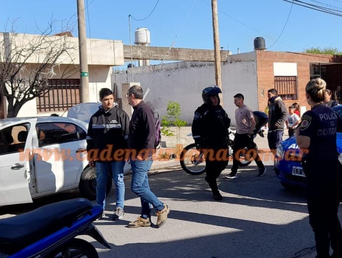 CUATRO DETENIDOS TRAS PERSECUCI&Oacute;N POLICIAL EN B&deg; ESCUELA