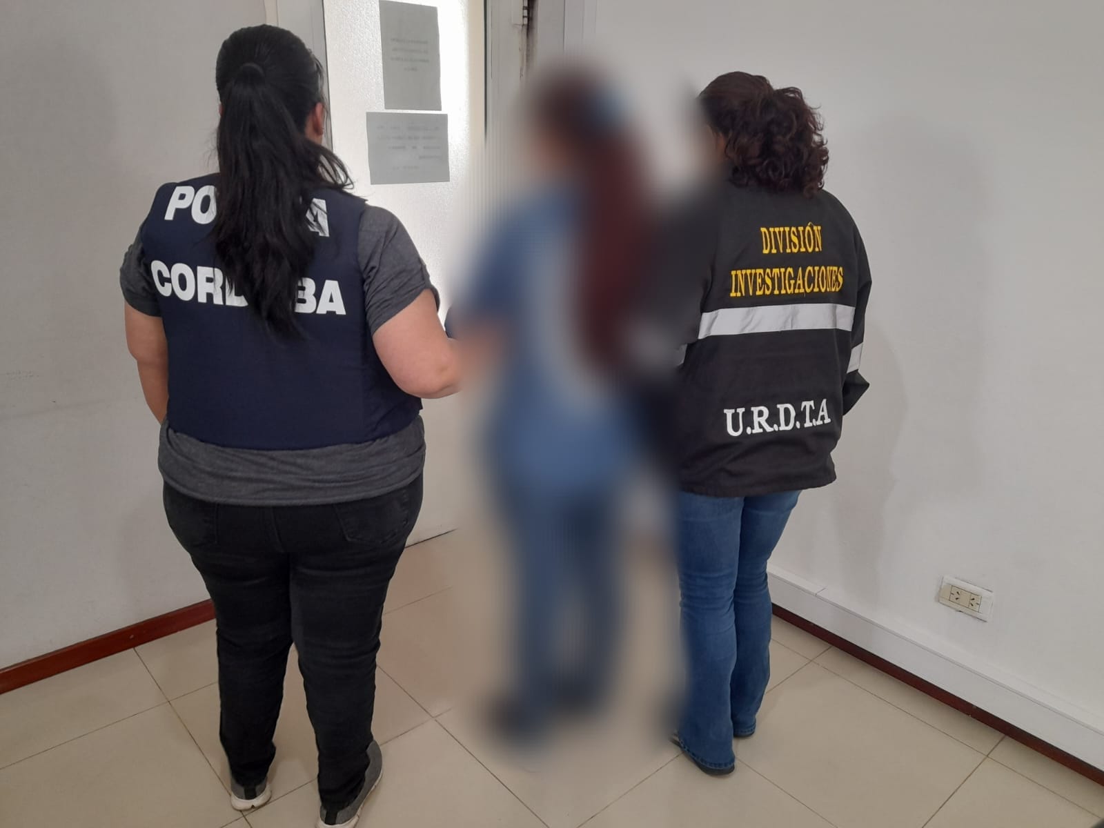 PARTE POLICIAL: DETIENEN A FEMENINA POR INCENDIO INTENCIONAL EN DOMICILIO DE SU EXPAREJA 