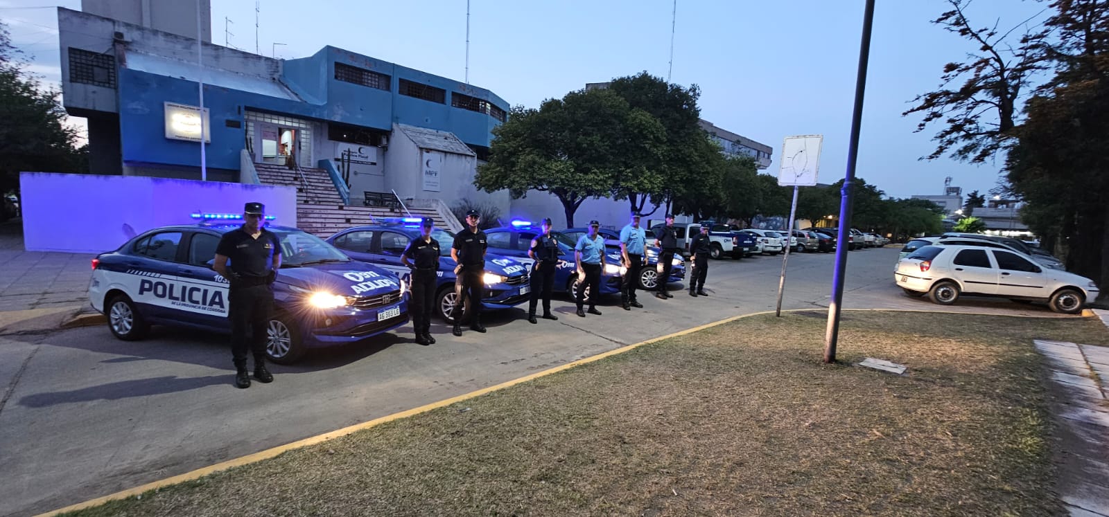 TERCERO ARRIBA RECIBI&Oacute; NUEVOS M&Oacute;VILES POLICIALES