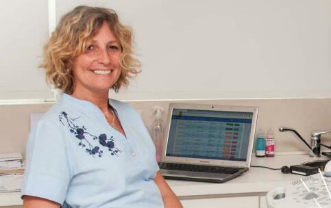 Andrea Liptzis : M&eacute;dicos Autoconvocados realizaron una asamblea frente al Hospital 