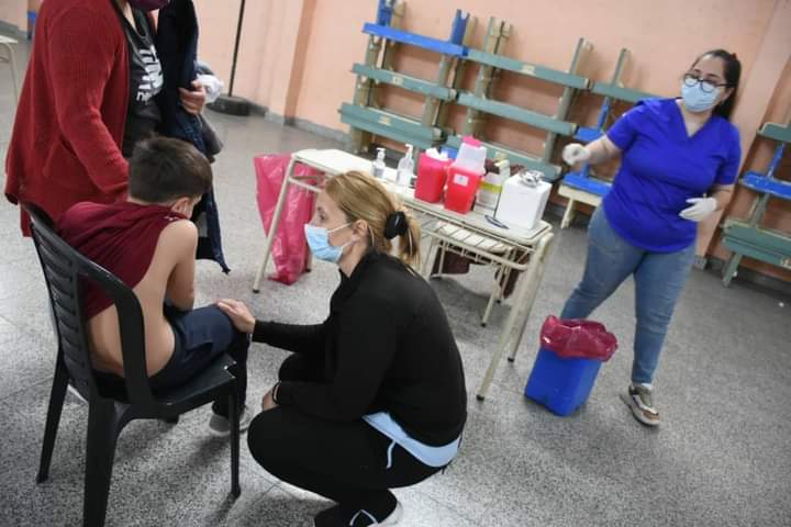 LA MUNICIPALIDAD COMENZ&Oacute; CON LA VACUNACI&Oacute;N EN LAS ESCUELAS