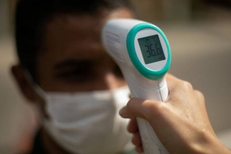 El Ministerio de Salud anunci&oacute; la flexibilizaci&oacute;n de los protocolos preventivos : ya no ser&aacute; obligatorio tomar la temperatura y rociar las manos con alcohol