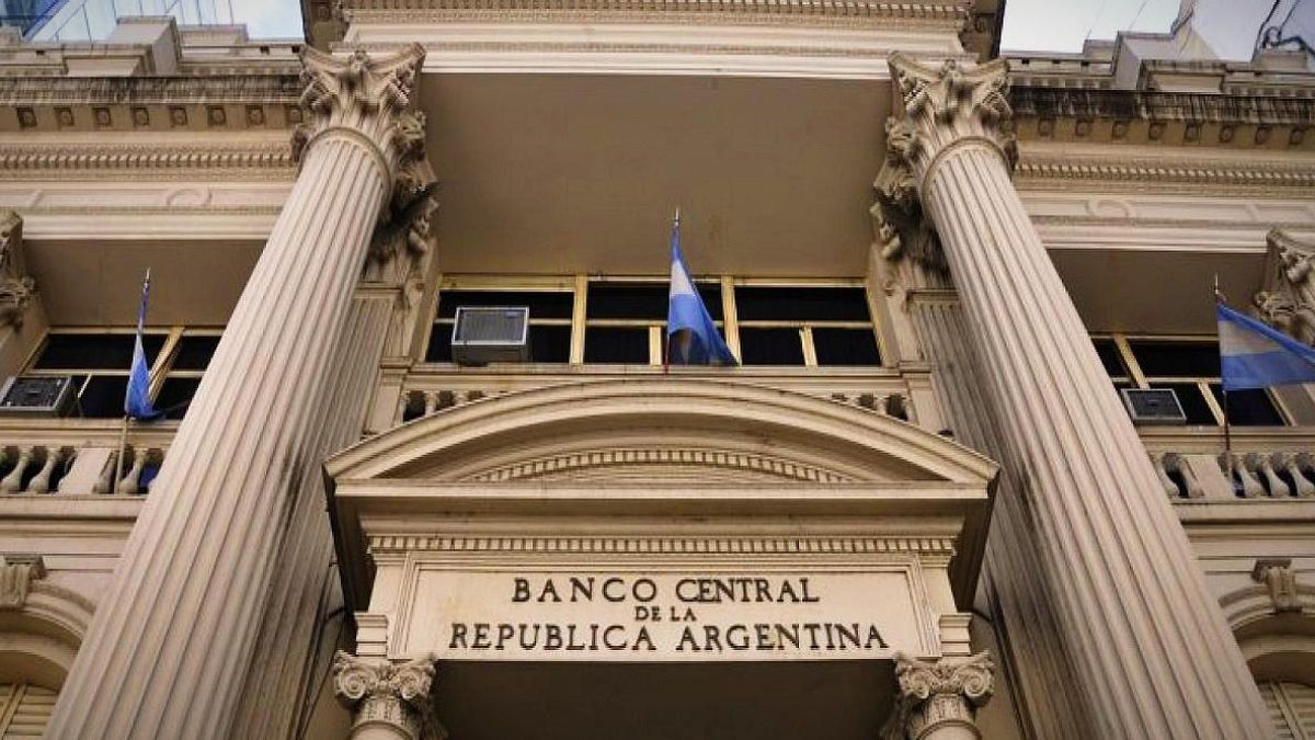 Desde el lunes 15 los bancos volver&aacute;n a atender sin turno