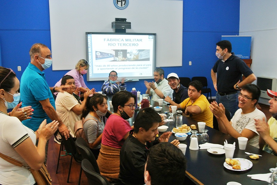 Creando Lazos en F&aacute;brica Militar