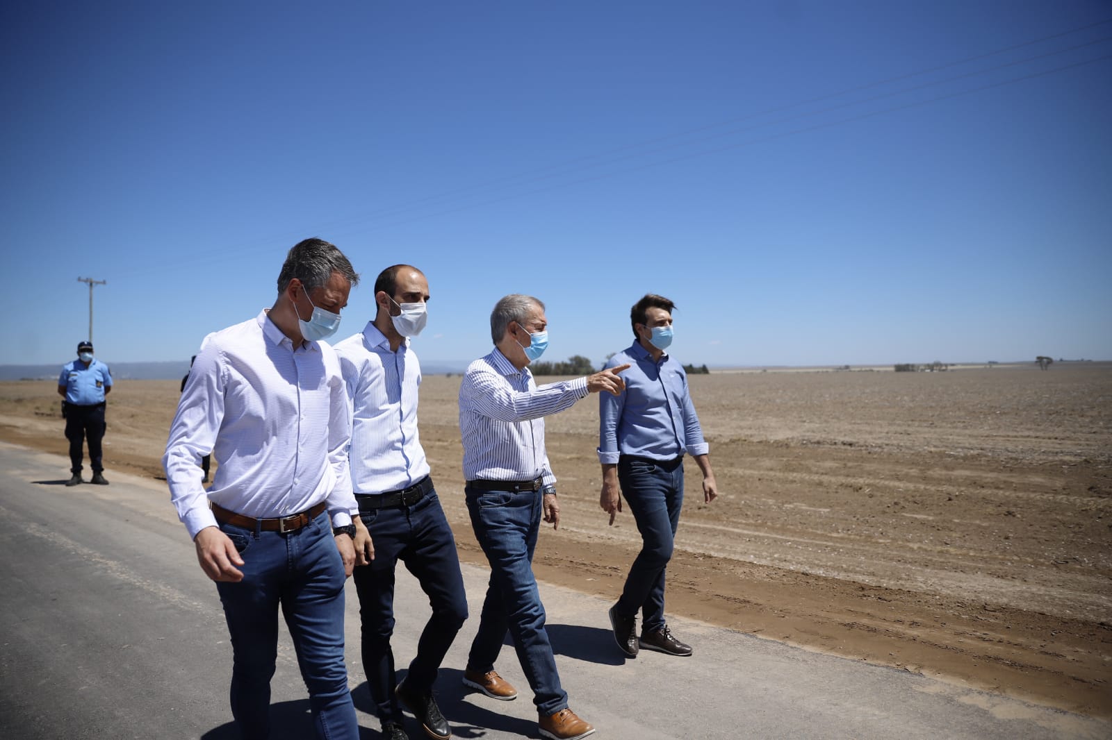 Schiaretti supervis&oacute; la pavimentaci&oacute;n del camino que une Corralito con la RN 36