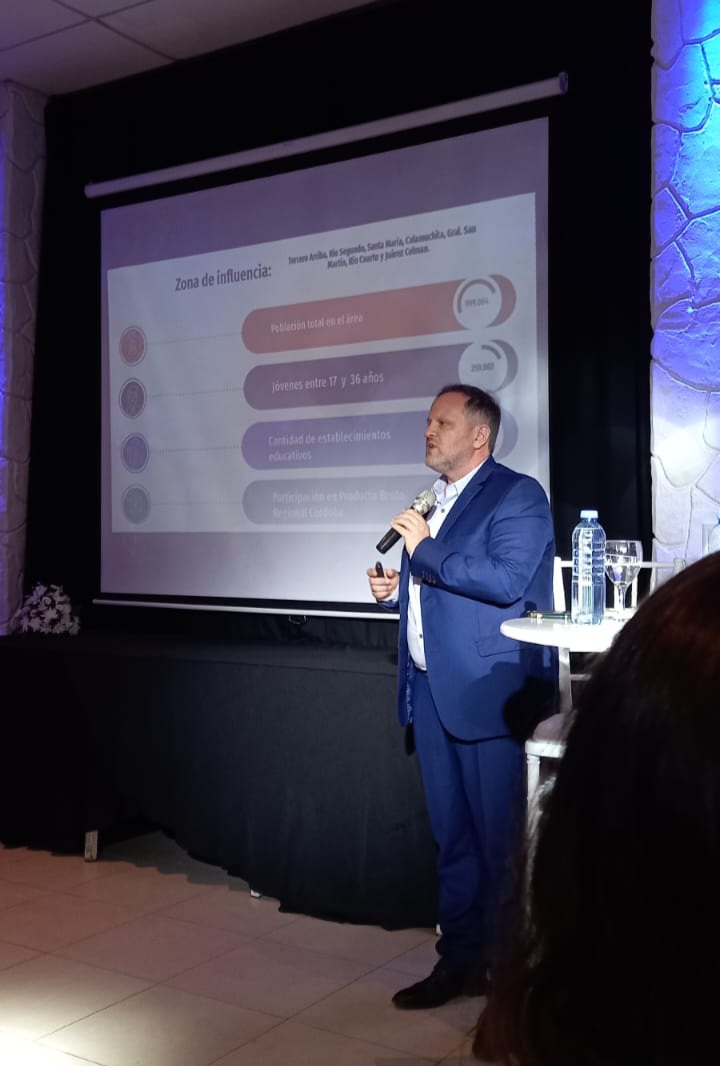 EL RECTOR DE LA UNRT, PABLO YANIBELLI, FUE PRESENTADO HOY POR EL INTENDENTE MARCOS FERRER