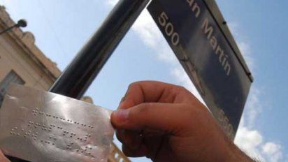 ATE JUNTO A LA ESCUELA ROSA MELLINA PODR&Aacute;N NOMENCLADORES EN BRAILE