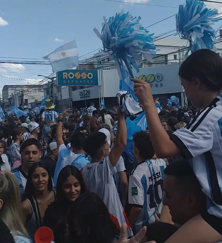 M&Aacute;S DE 6000 PERSONAS SE CONCENTRARON EN EL CENTRO DE LA CIUDAD