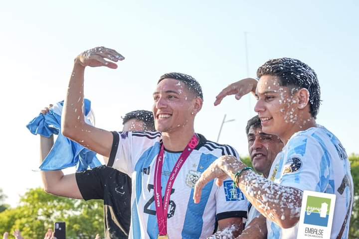 NOTICIAS + IVA : M&Aacute;S DE 20 MIL PERSONAS RECIBIERON A NAHUEL MOLINA EN EMBALSE