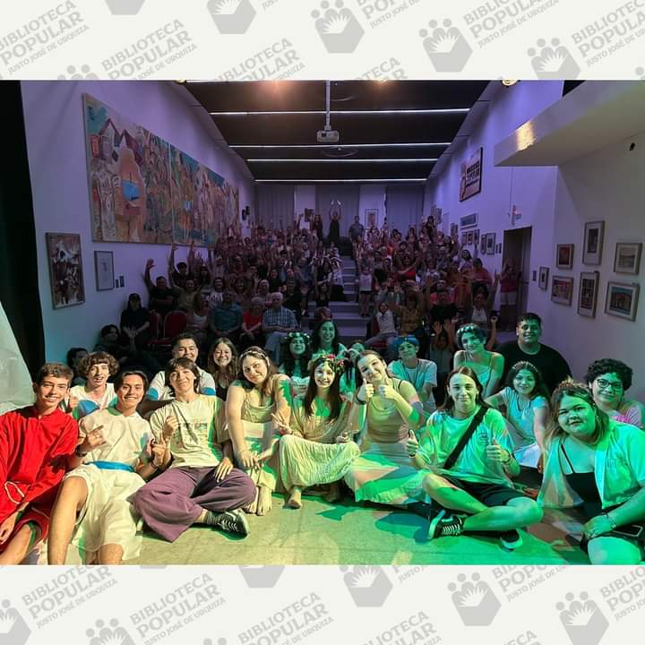 VIVIANA RAED: HA SIDO UN A&Ntilde;O INCRE&Iacute;BLE QUE HA PUESTO AL ARTISTA EN ONDA PROPUESTA Y NO PROTESTA