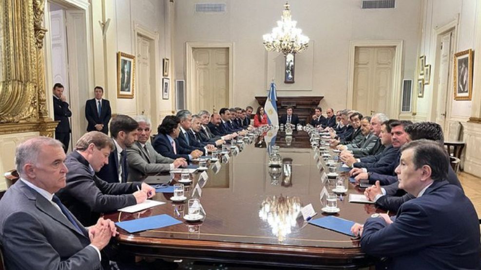 *Comenz&oacute; la reuni&oacute;n del presidente Javier Milei con gobernadores*