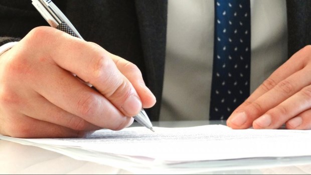 CARLOS R&Iacute;OS: CRITICAR EL DECRETO ES UNA PAYASADA ABSOLUTA