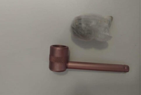 Parte policial: Un delivery le llevó una pipa de metal nueva sin uso y marihuana a un paciente internado en el hospital 